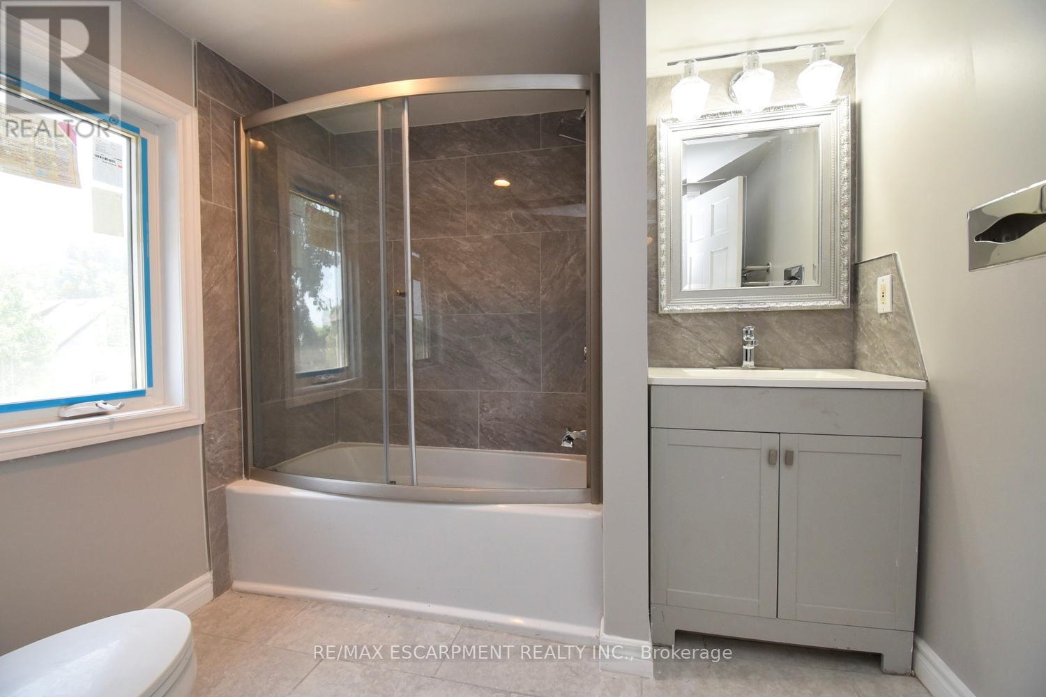 Photo 29 of 687 Upper James Street, Hamilton ON