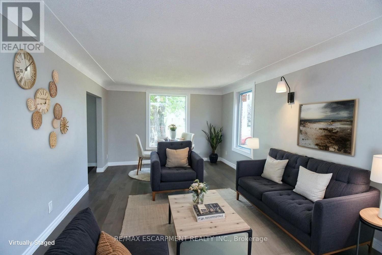 Photo 8 of 687 Upper James Street, Hamilton ON