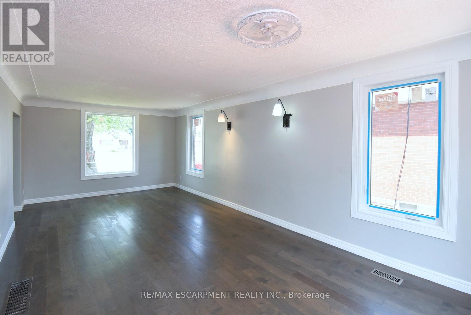 Photo 9 of 687 Upper James Street, Hamilton ON