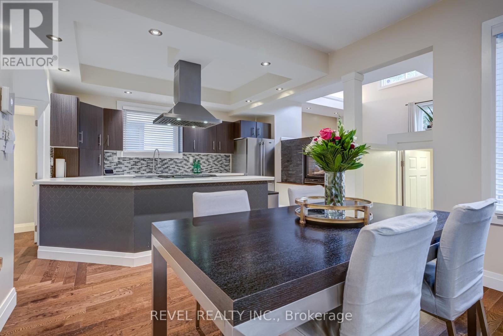 Photo 28 of 140 Sanford Avenue N, Hamilton ON
