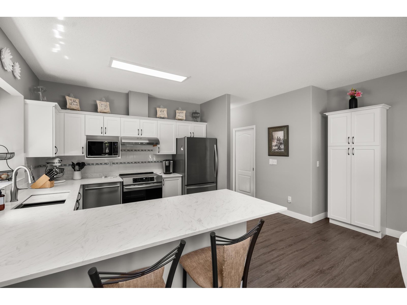 Photo 7 of 8 18939 65 Avenue, Surrey BC