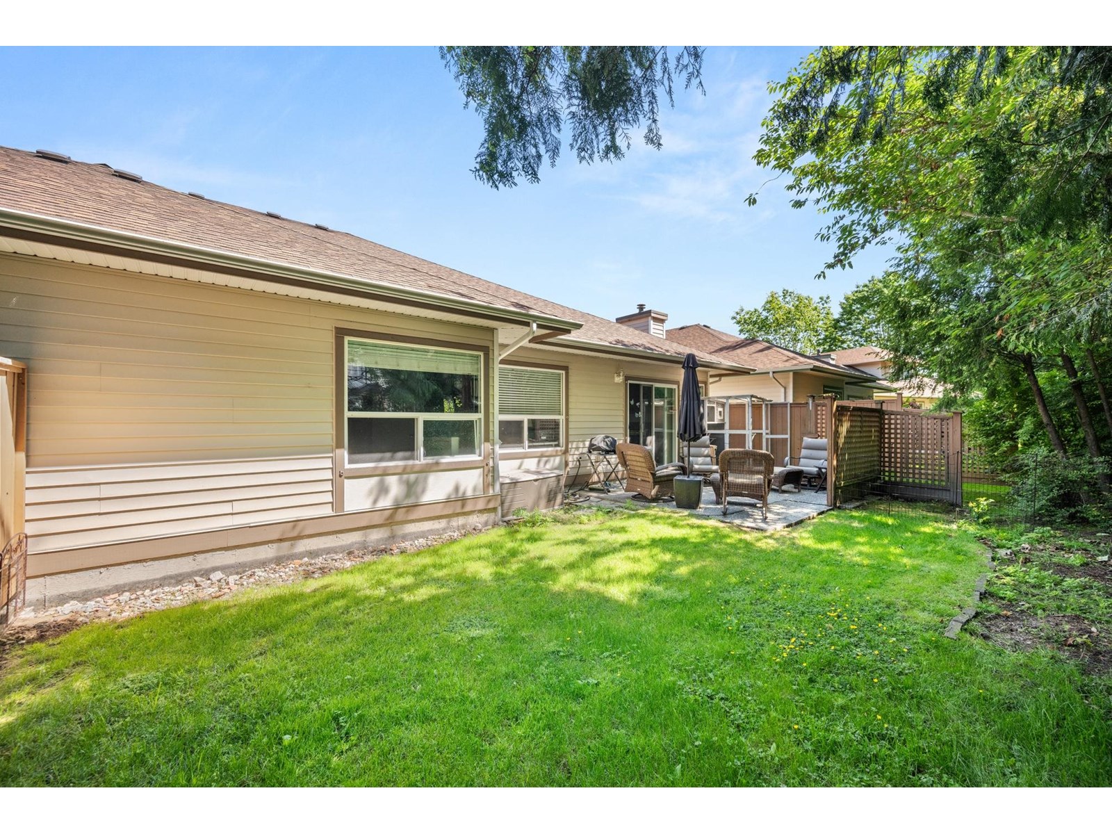 Photo 1 of 8 18939 65 Avenue, Surrey BC