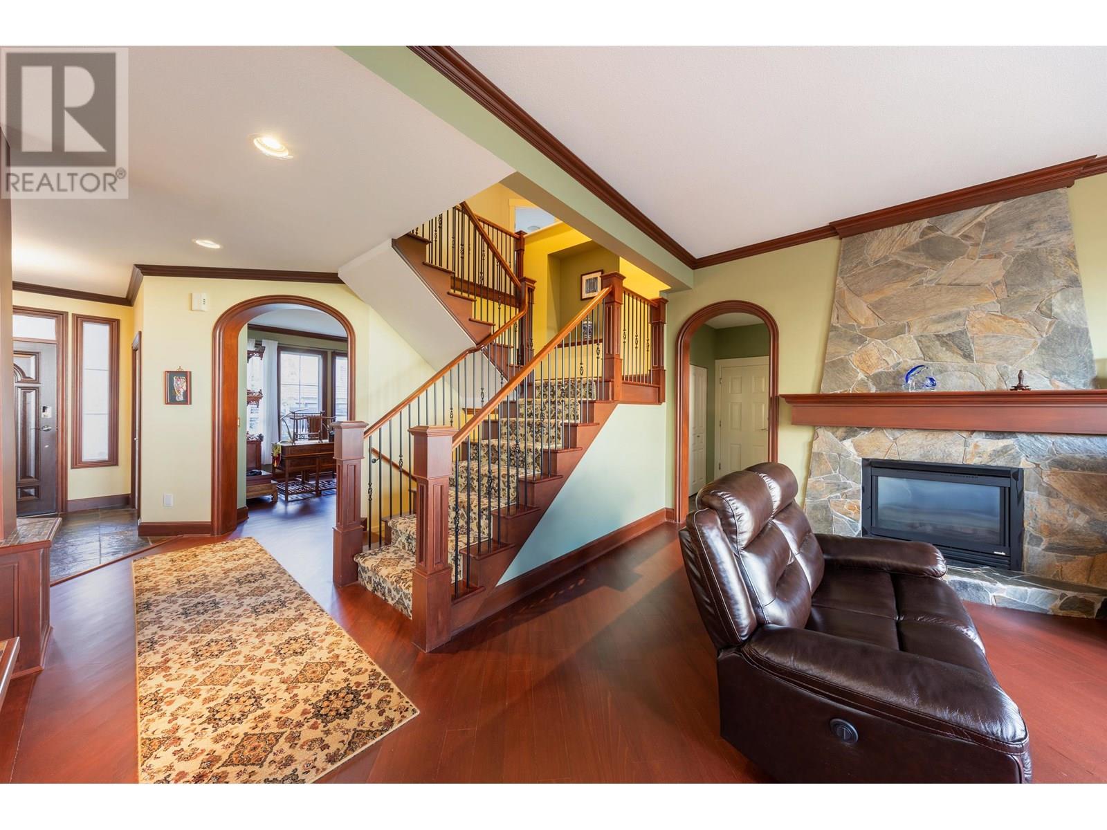 Photo 10 of 23 Fernway Drive, Port Moody BC