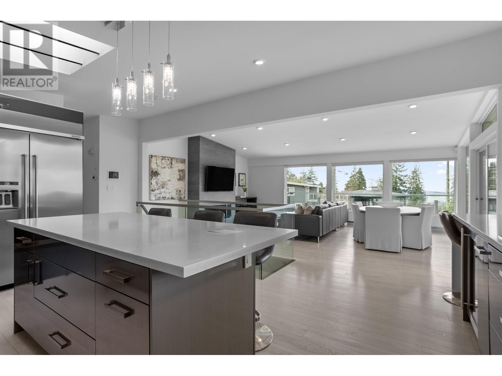 568 PALISADE DRIVE, North Vancouver