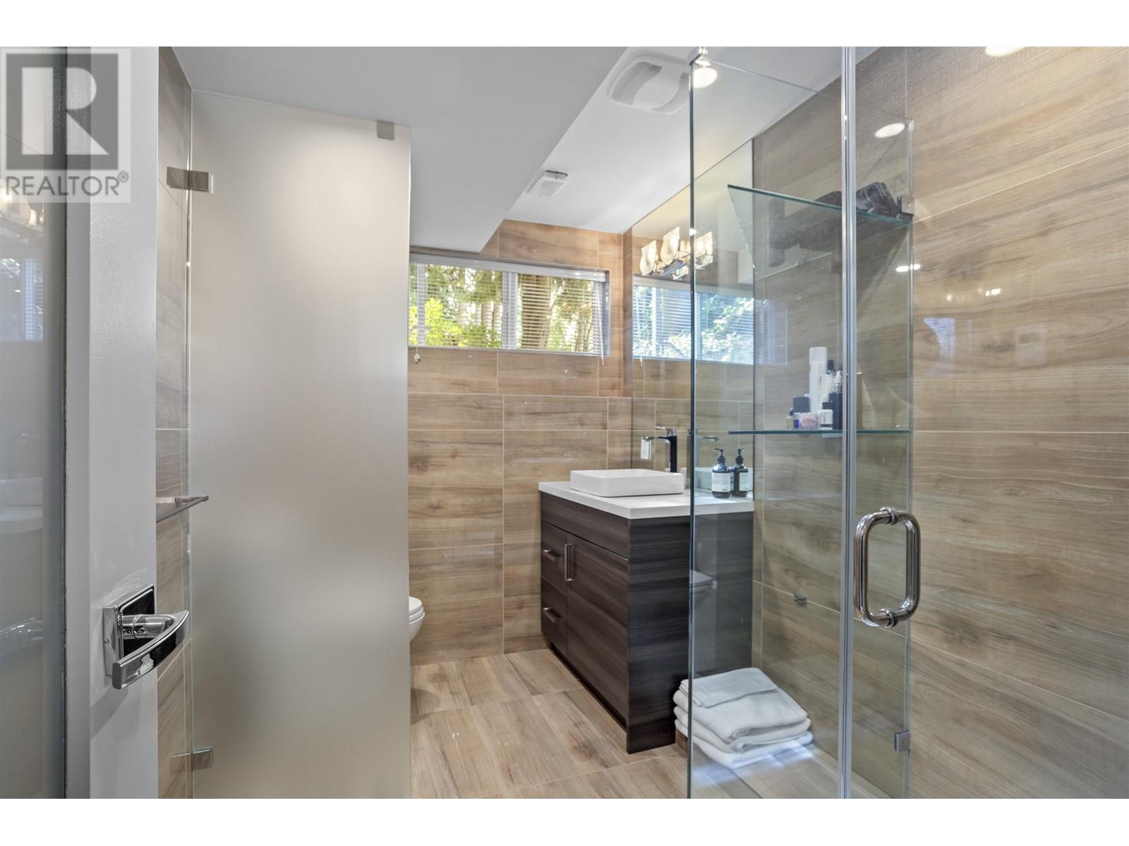 568 PALISADE DRIVE, North Vancouver