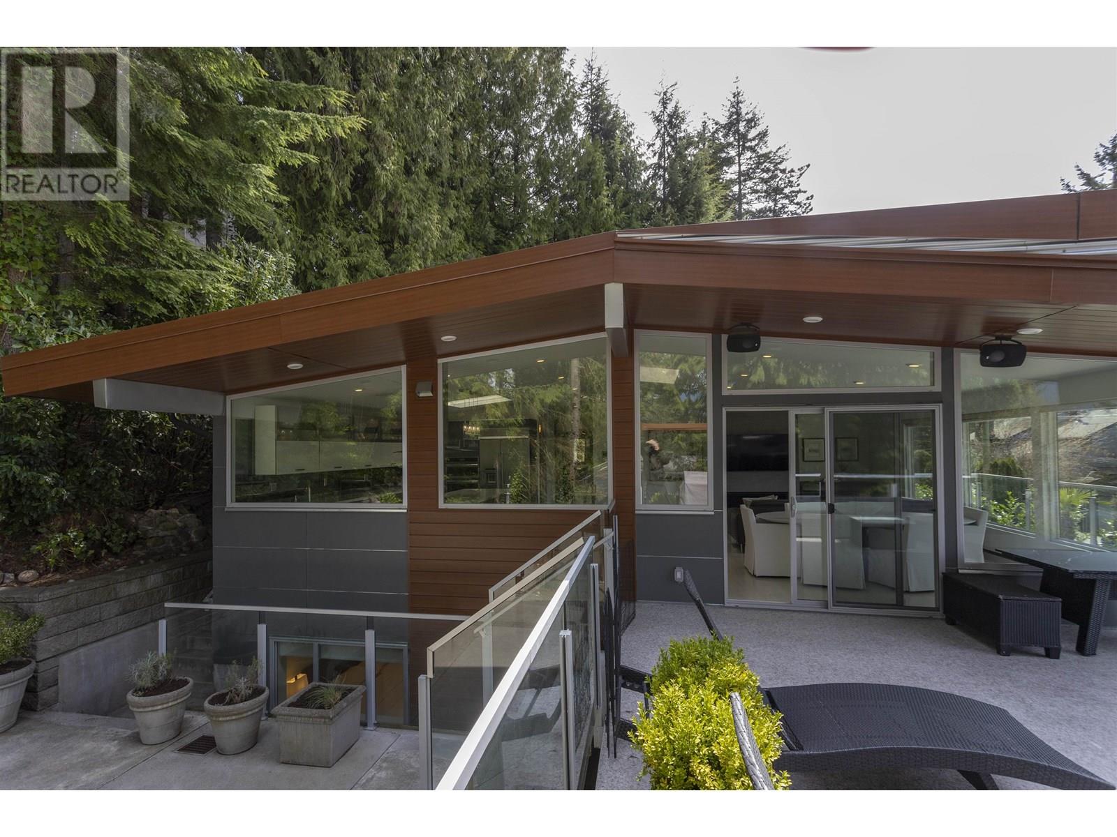 568 PALISADE DRIVE, North Vancouver