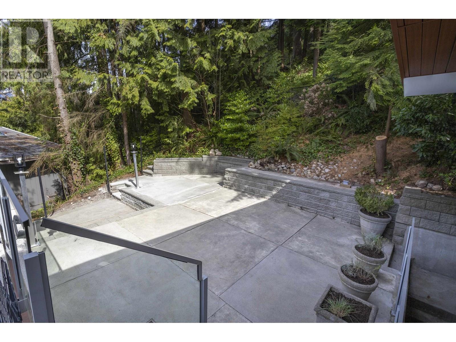 568 PALISADE DRIVE, North Vancouver