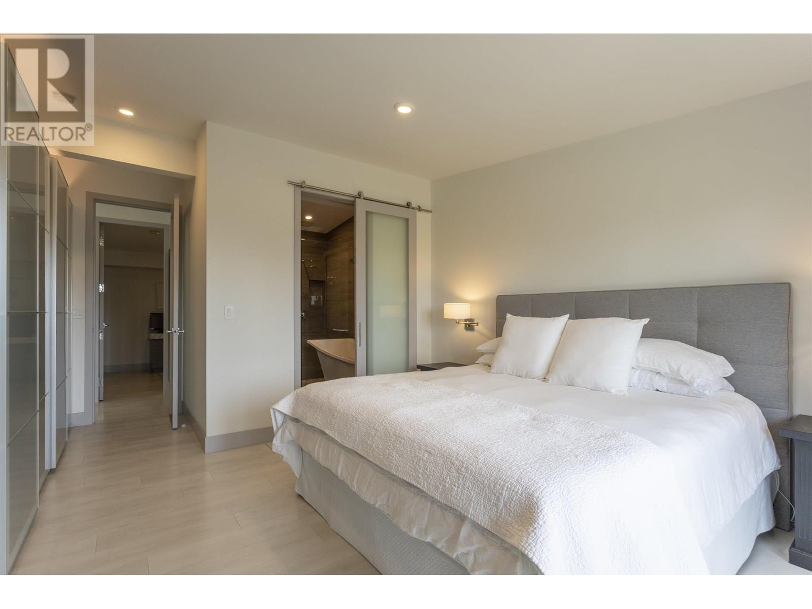 568 PALISADE DRIVE, North Vancouver