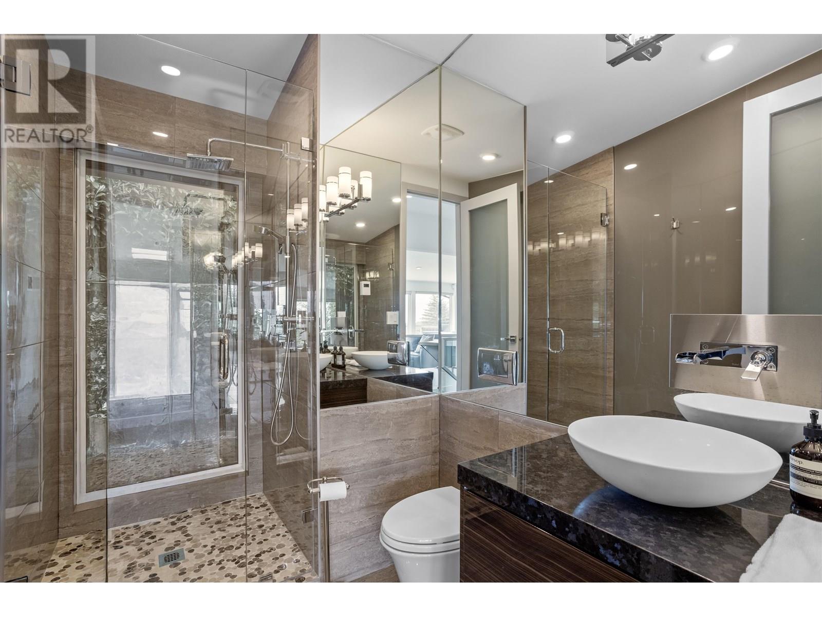 568 PALISADE DRIVE, North Vancouver