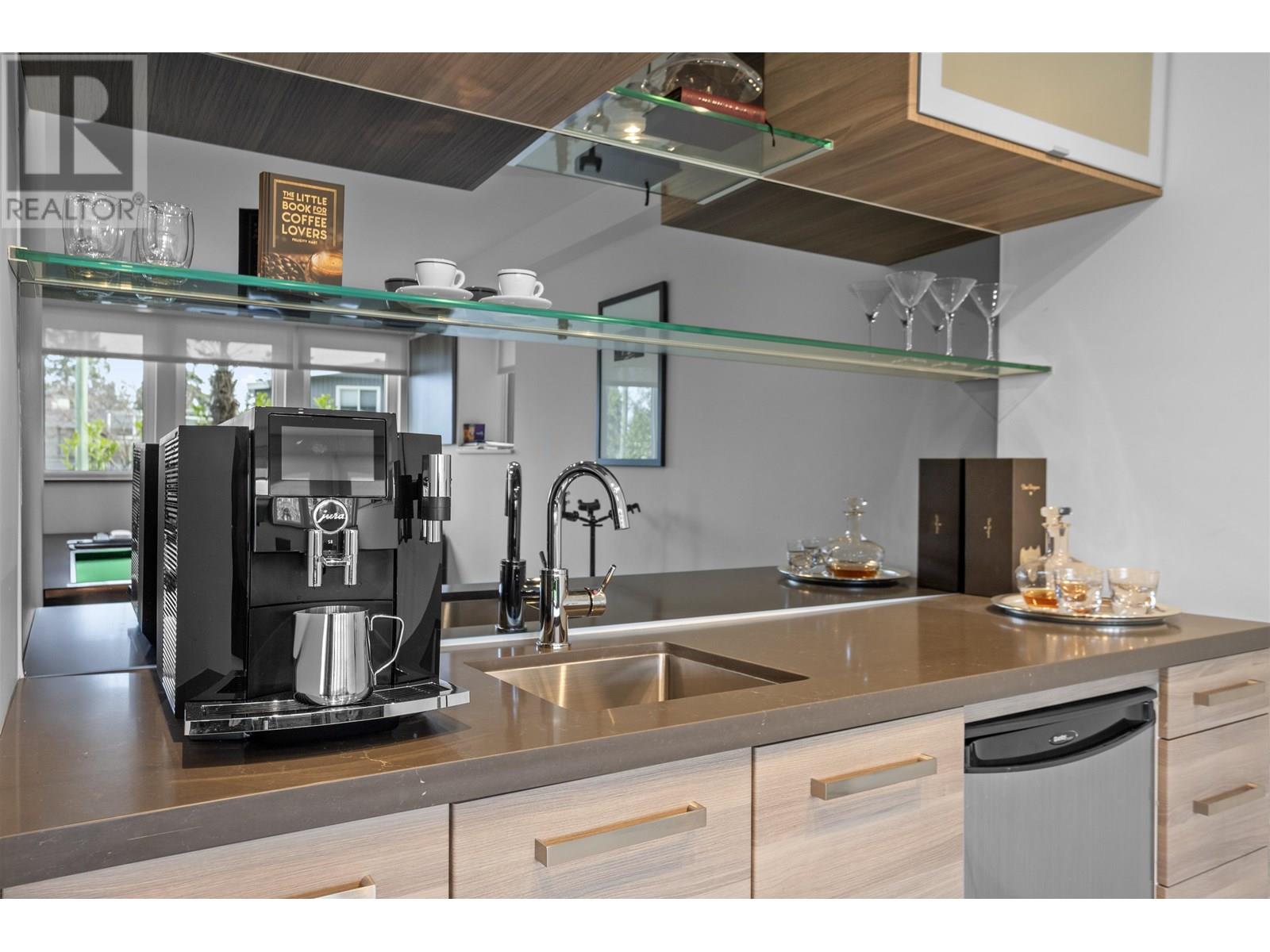 568 PALISADE DRIVE, North Vancouver