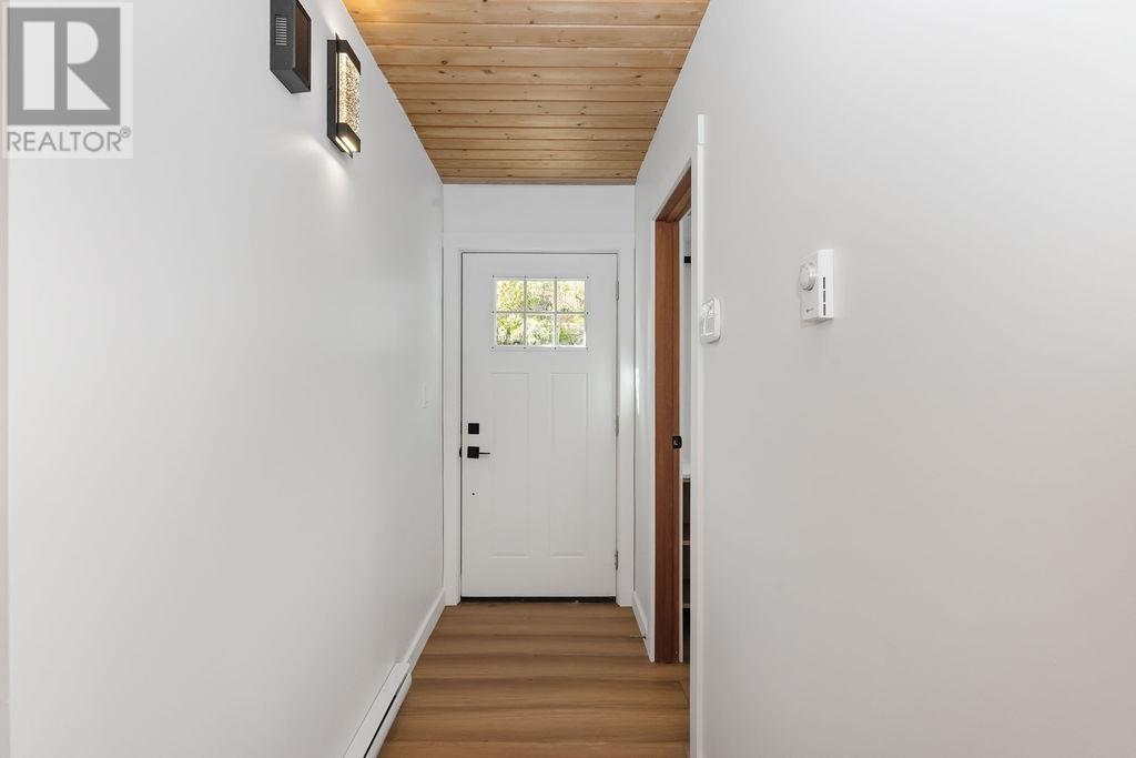 6176 SOUTH GALE AVENUE, Sechelt