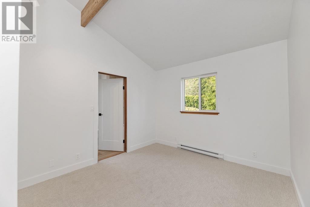 6176 SOUTH GALE AVENUE, Sechelt
