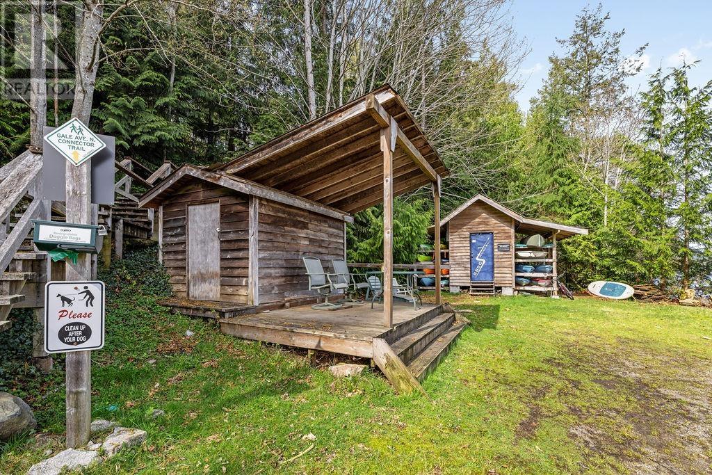 6176 SOUTH GALE AVENUE, Sechelt