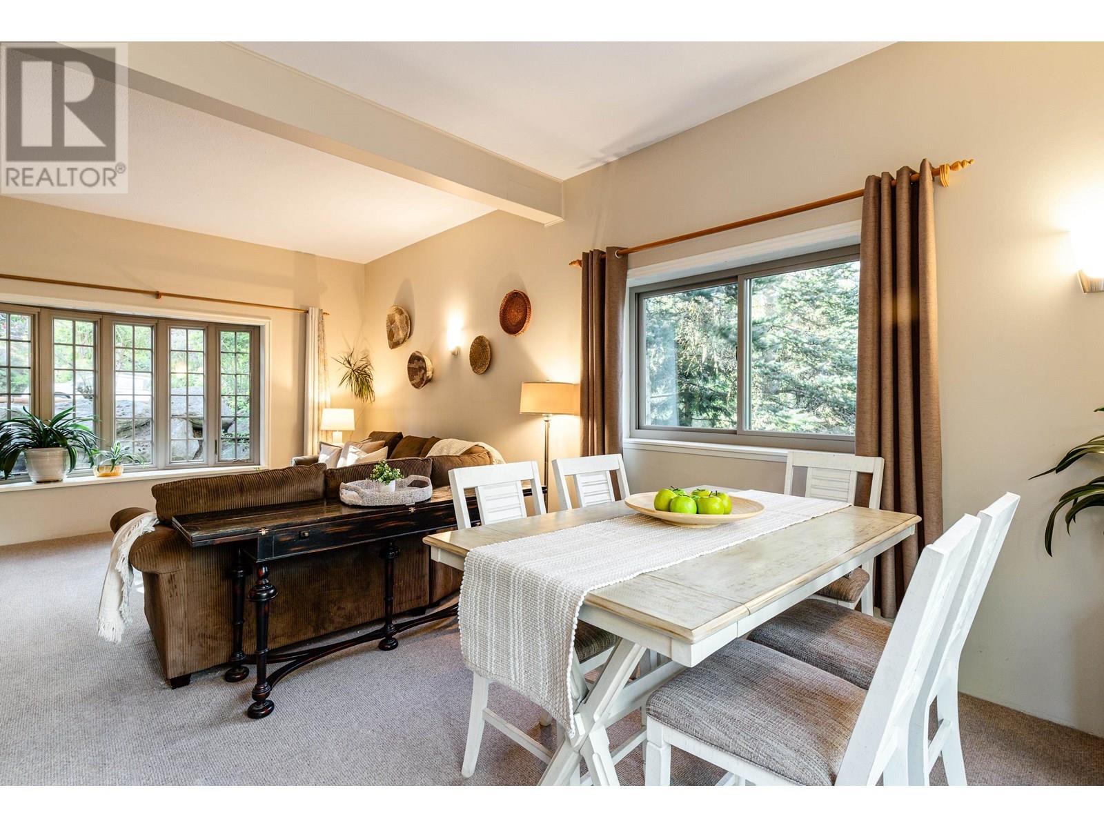 9167 EMERALD DRIVE, Whistler