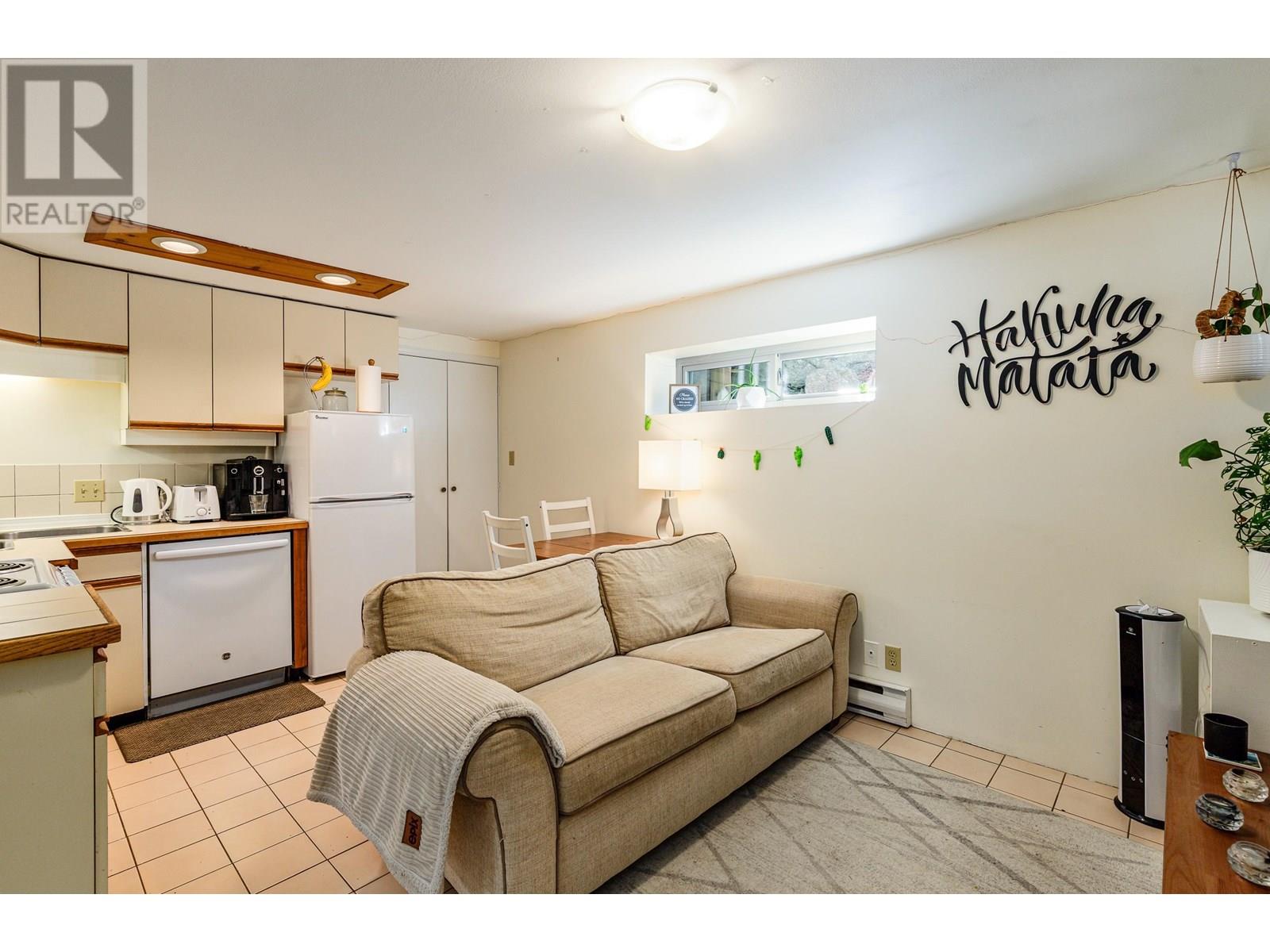 9167 EMERALD DRIVE, Whistler