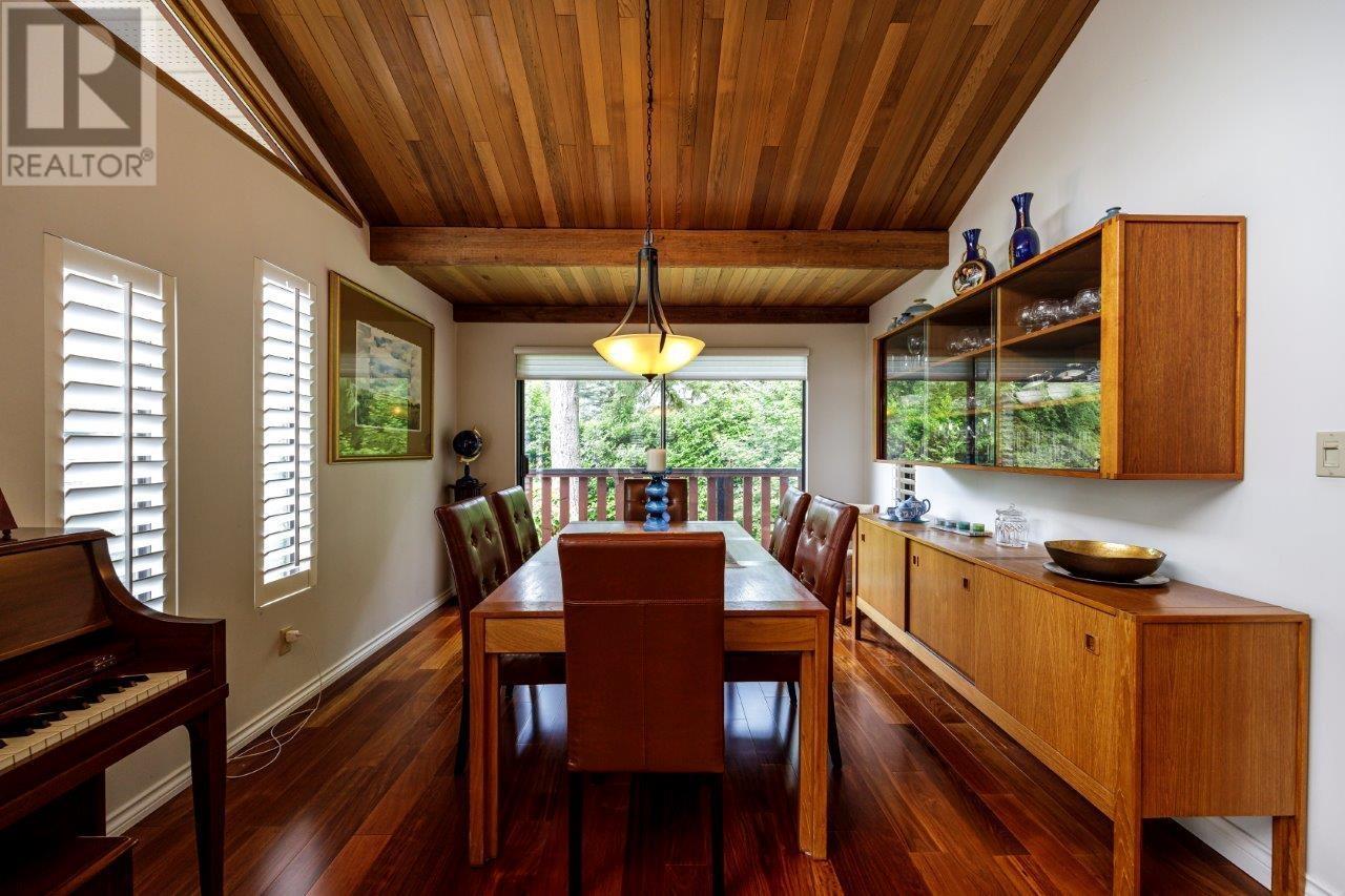 Photo 10 of 4588 Cliffmont Road, North Vancouver BC