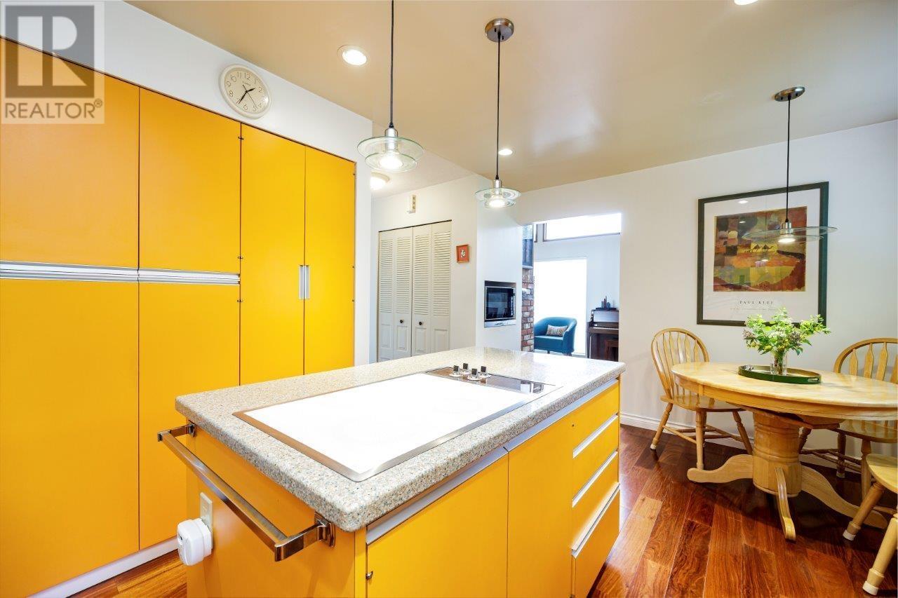 Photo 22 of 4588 Cliffmont Road, North Vancouver BC
