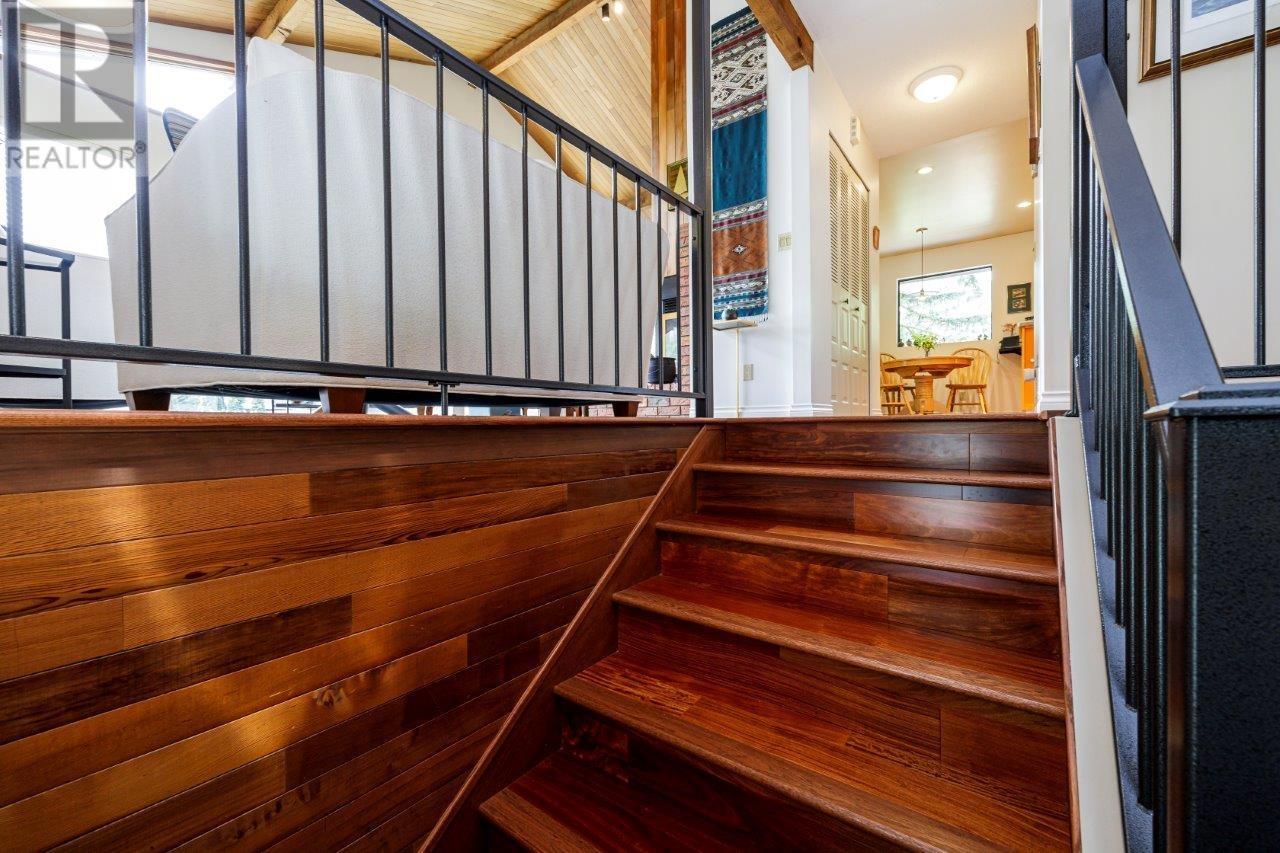 Photo 26 of 4588 Cliffmont Road, North Vancouver BC