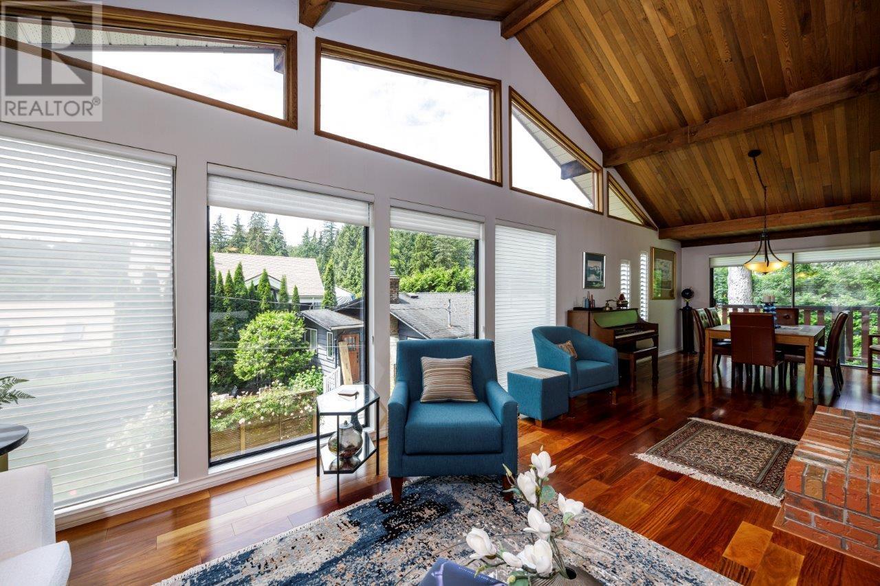 Photo 18 of 4588 Cliffmont Road, North Vancouver BC