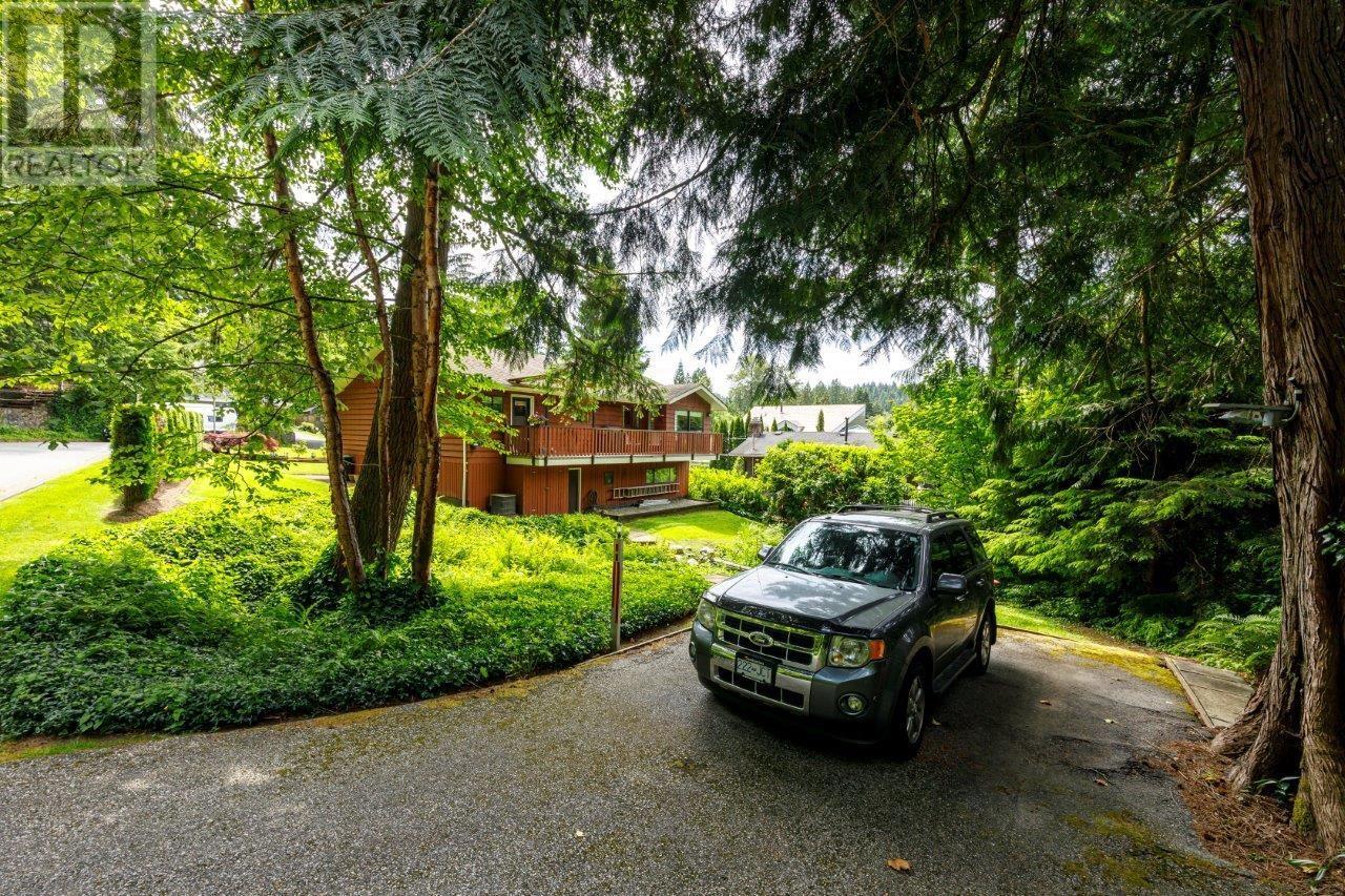 Photo 11 of 4588 Cliffmont Road, North Vancouver BC