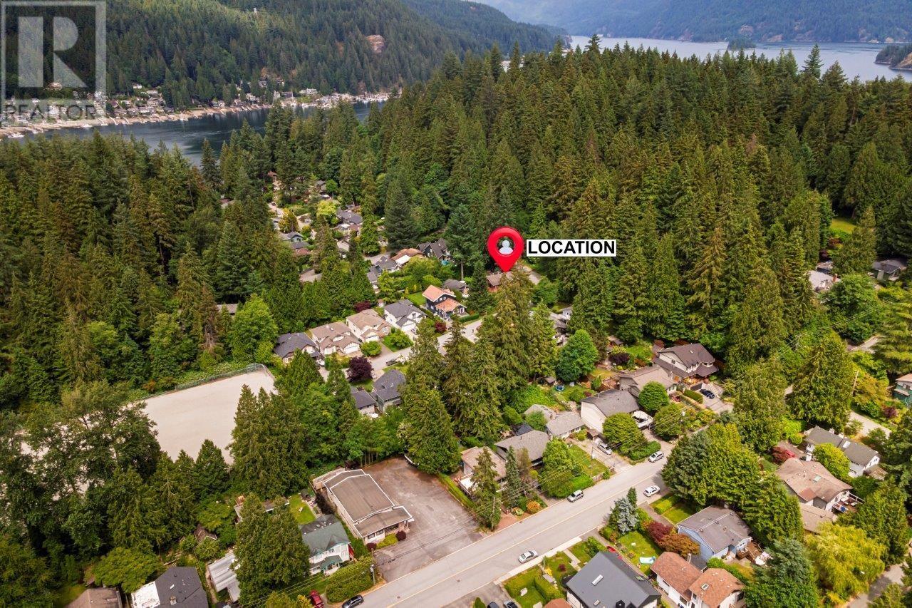 Photo 8 of 4588 Cliffmont Road, North Vancouver BC
