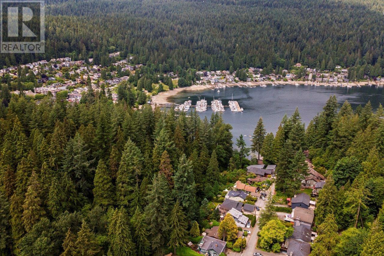 Photo 33 of 4588 Cliffmont Road, North Vancouver BC
