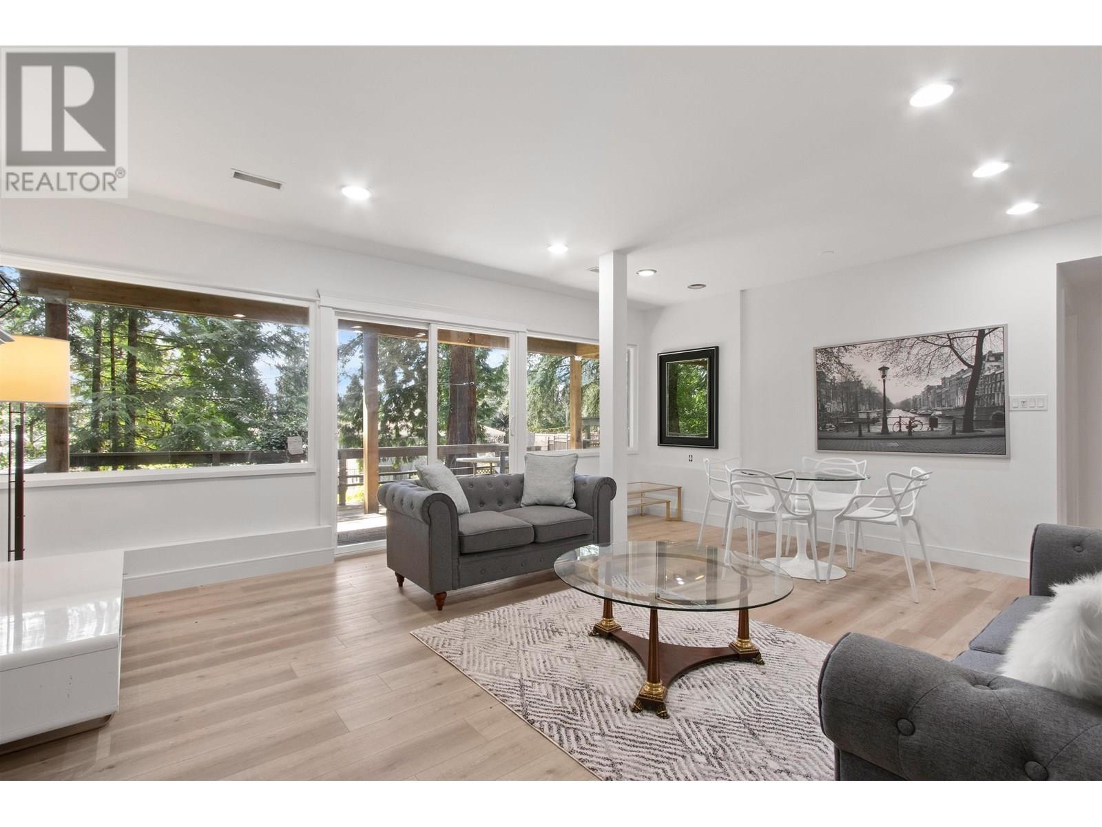 Photo 23 of 615 E Kings Road, North Vancouver BC