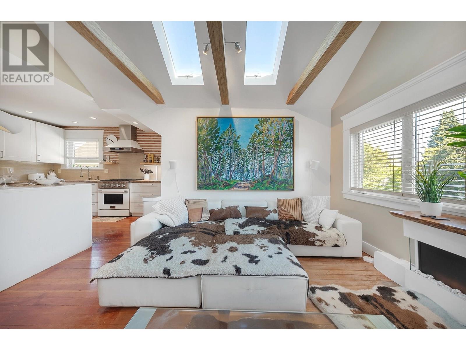 Photo 6 of 153 W 19th Avenue, Vancouver BC