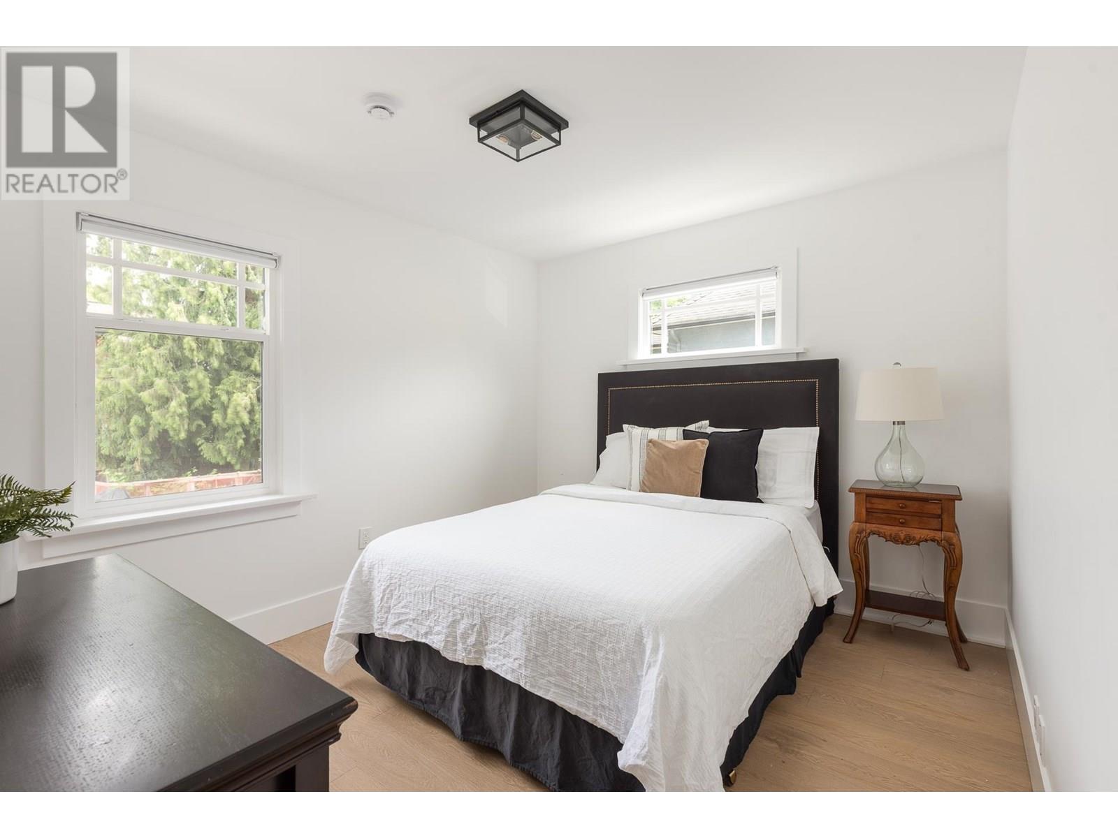 Photo 15 of 631 Second Street, New Westminster BC
