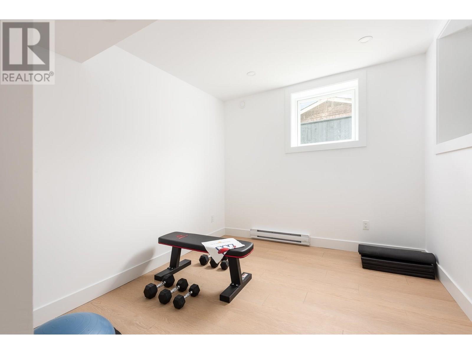 Photo 27 of 631 Second Street, New Westminster BC