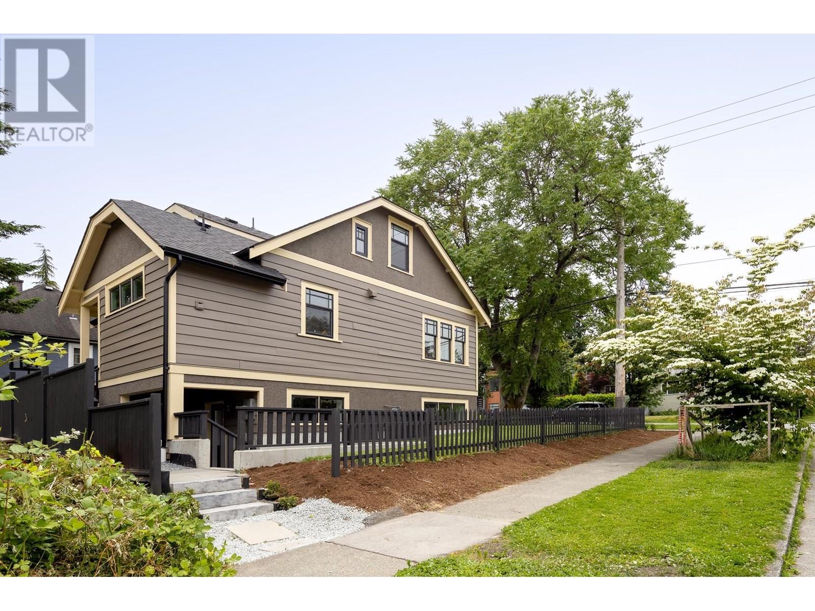 Photo 30 of 631 Second Street, New Westminster BC