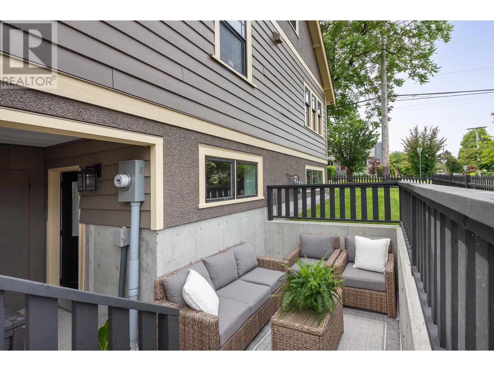 Photo 33 of 631 Second Street, New Westminster BC