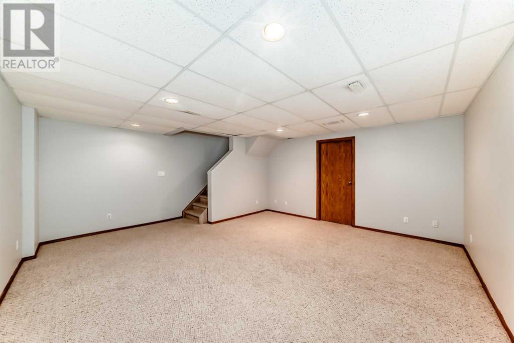 Single Family House for Sale in  Country Hills Way NW Country Hills Calgary 