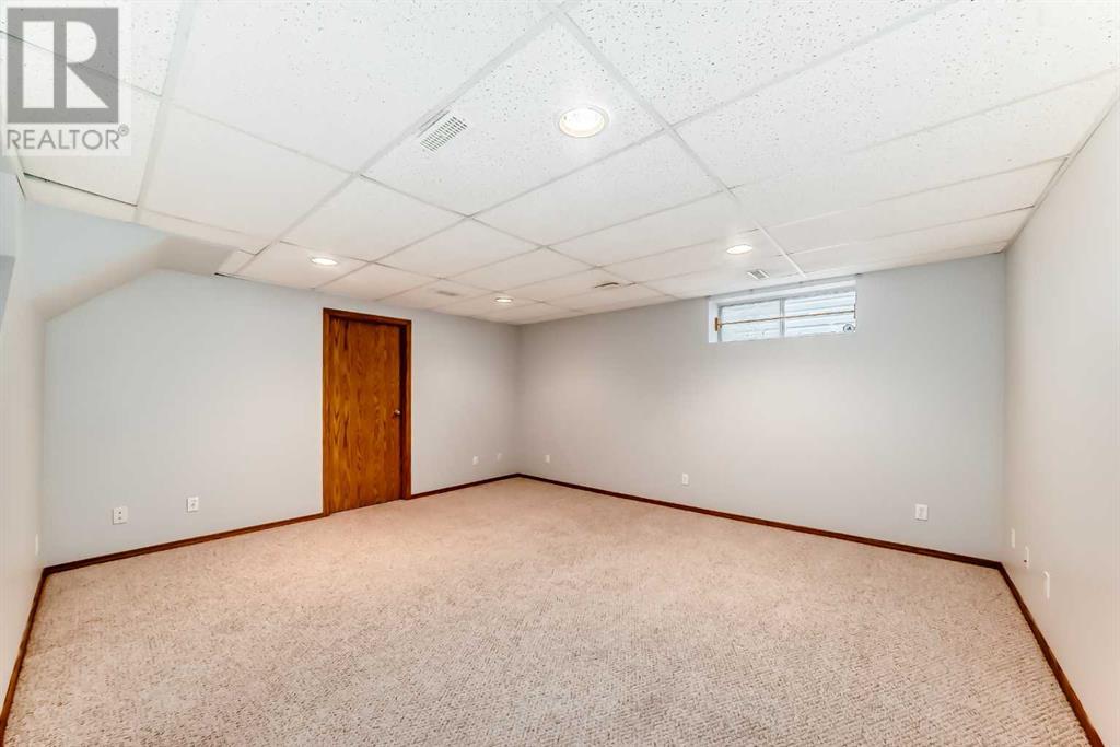 Single Family House for Sale in  Country Hills Way NW Country Hills Calgary 