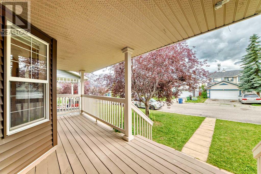 Single Family House for Sale in  Country Hills Way NW Country Hills Calgary 