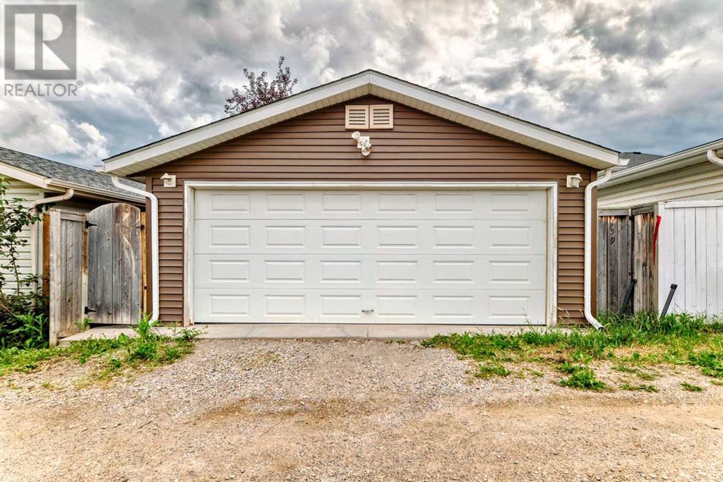 Single Family House for Sale in  Country Hills Way NW Country Hills Calgary 