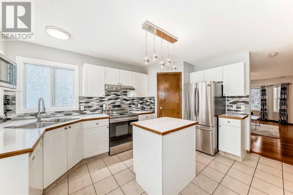 Single Family House for Sale in  Country Hills Way NW Country Hills Calgary 