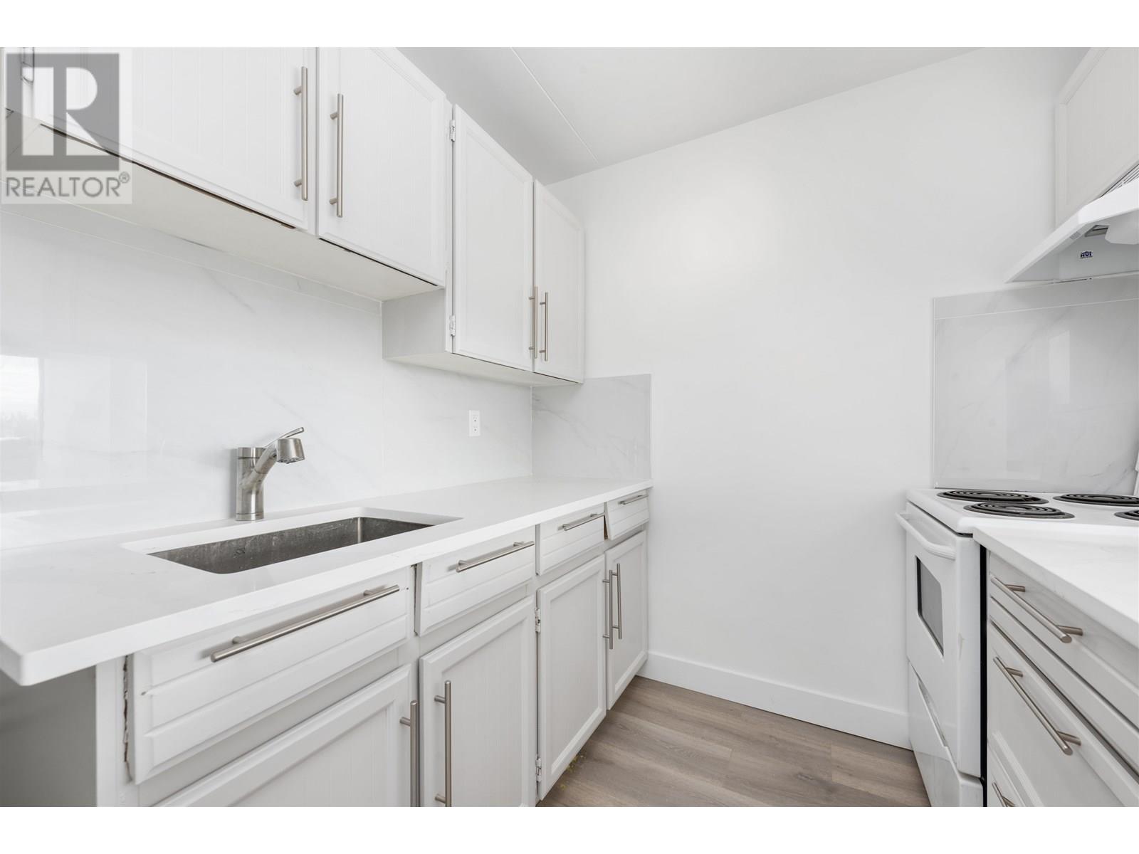 Photo 6 of 808 6651 Minoru Boulevard, Richmond BC