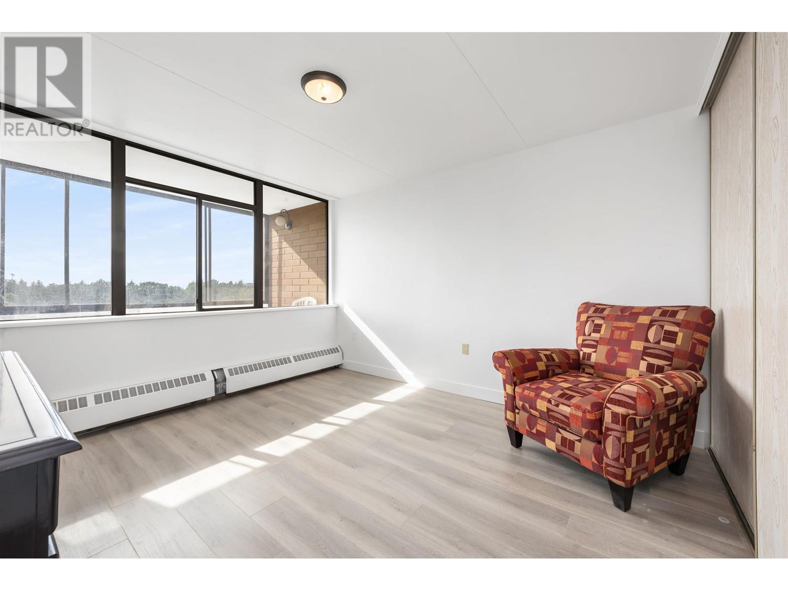 Photo 2 of 808 6651 Minoru Boulevard, Richmond BC