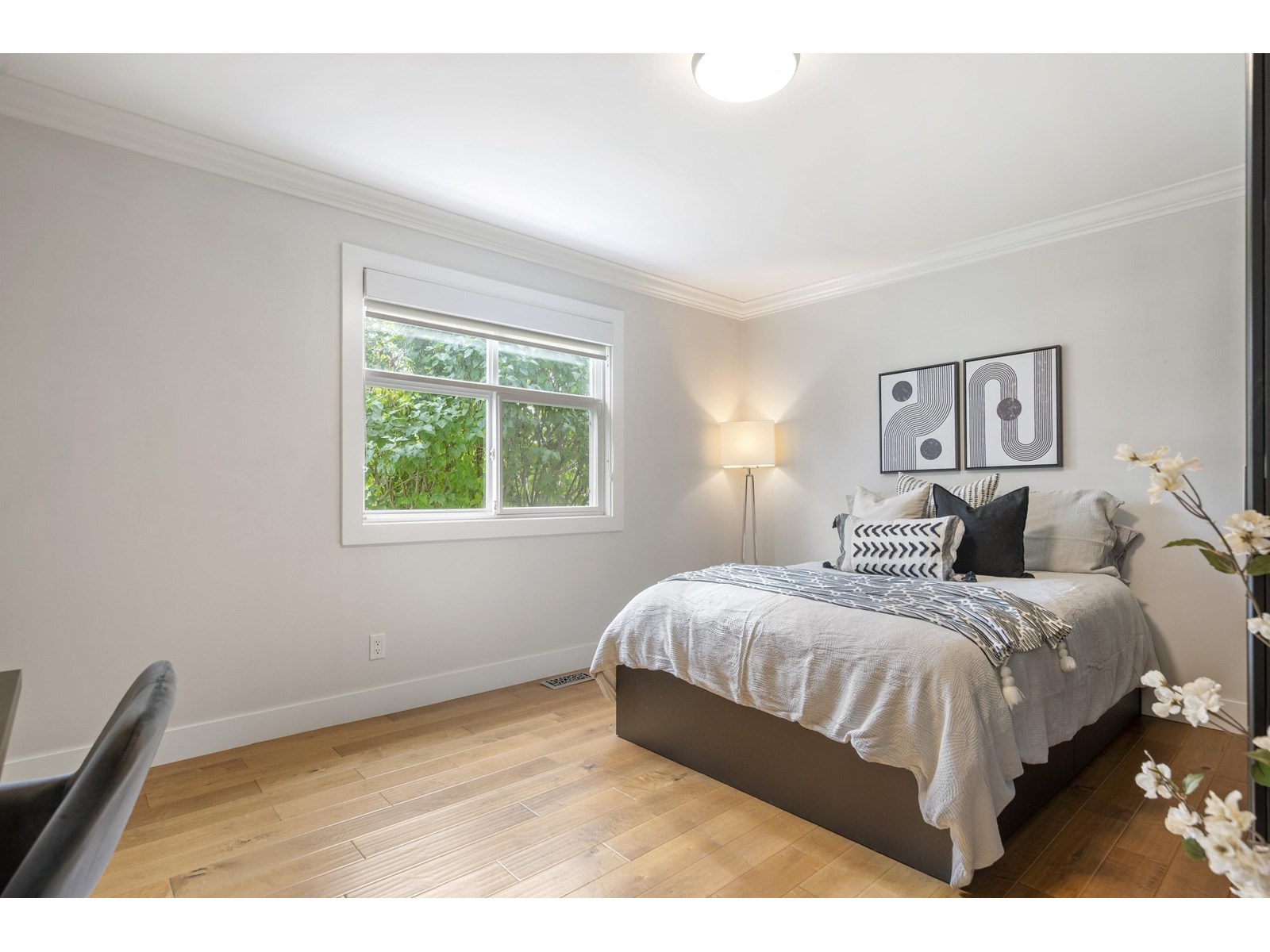 Photo 4 of 5871 264 Street, Langley BC
