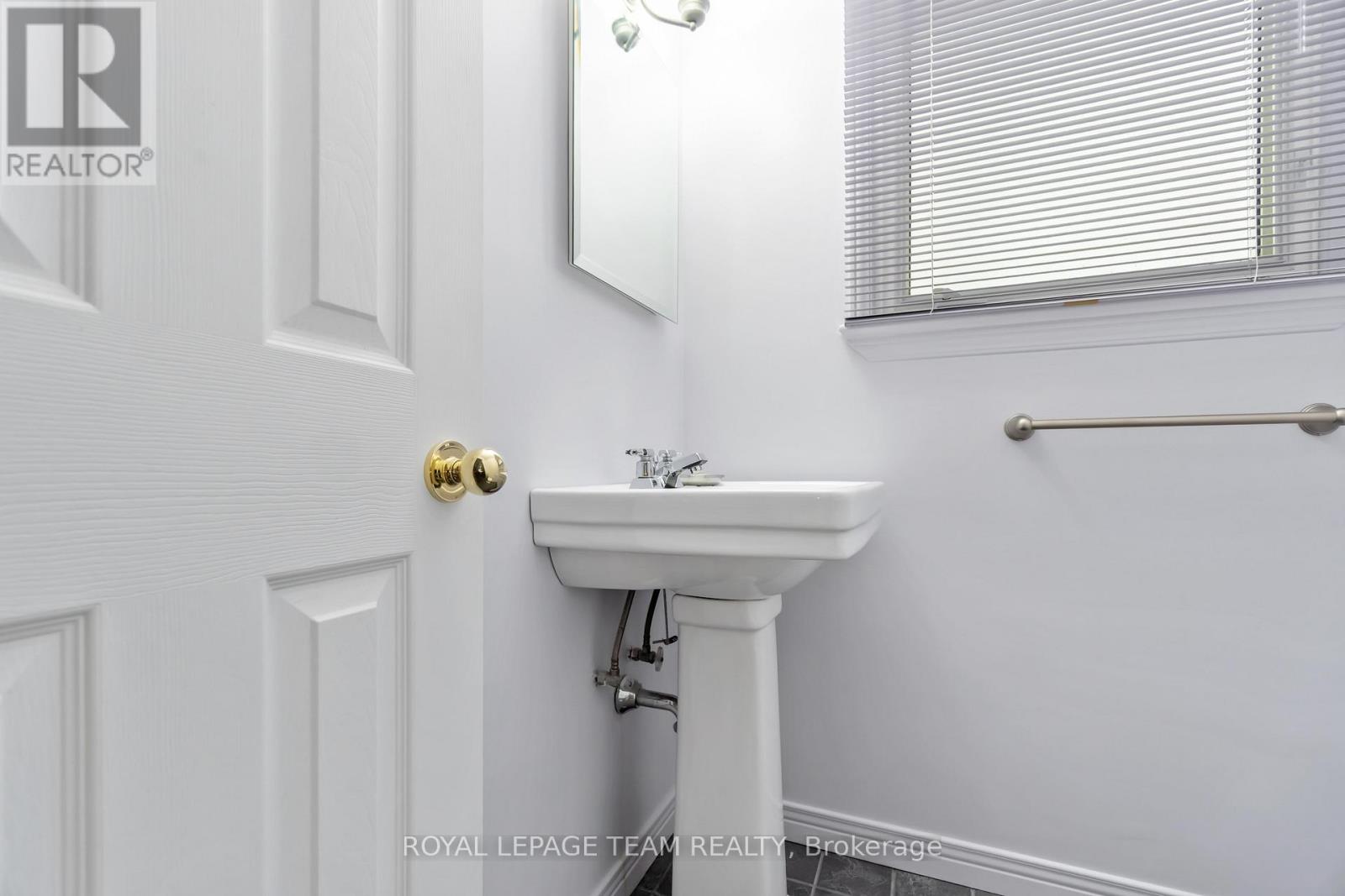 Photo 30 of 207 Curry Street, North Grenville ON