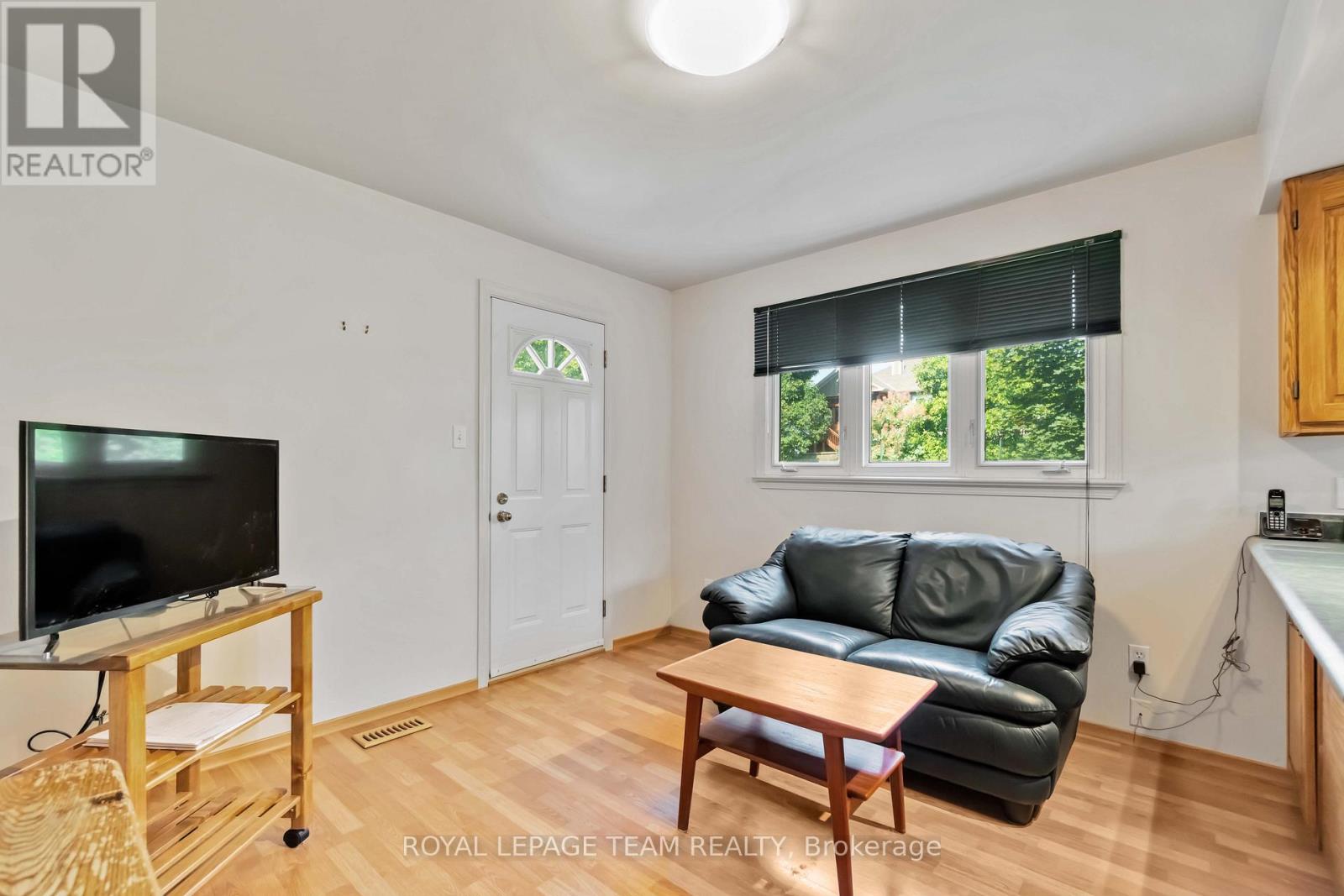 Photo 8 of 207 Curry Street, North Grenville ON