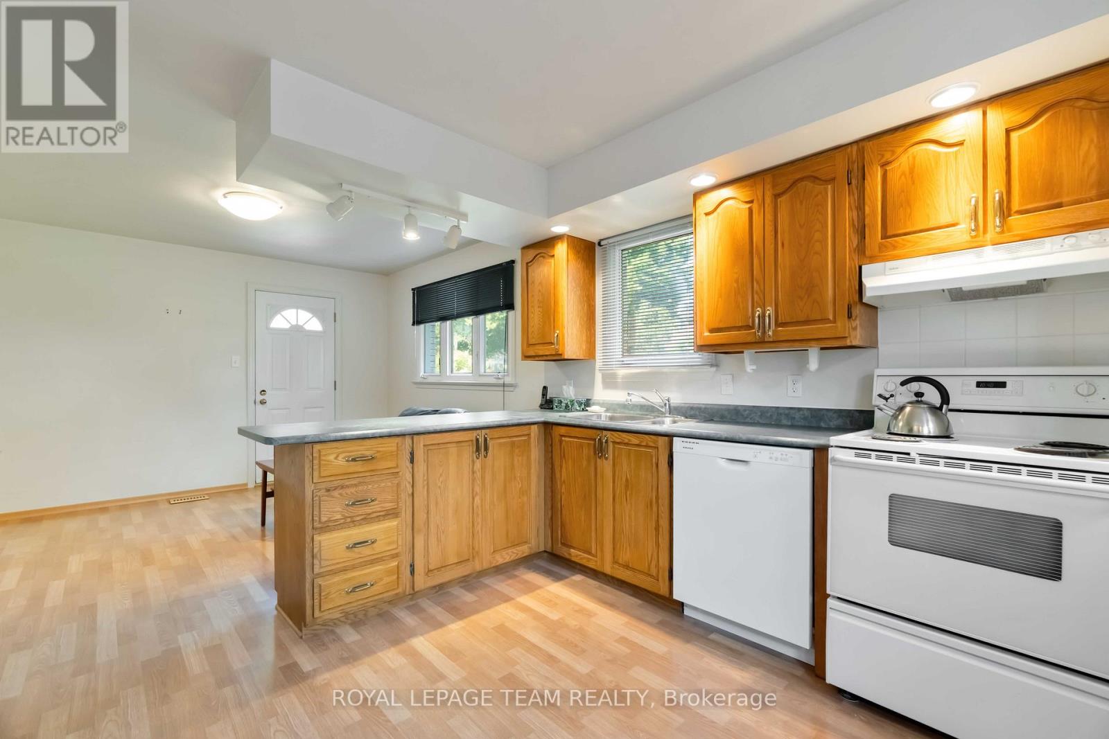 Photo 29 of 207 Curry Street, North Grenville ON