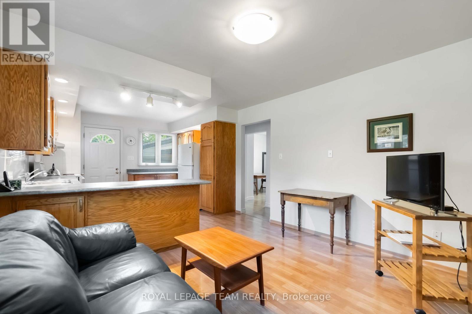 Photo 10 of 207 Curry Street, North Grenville ON