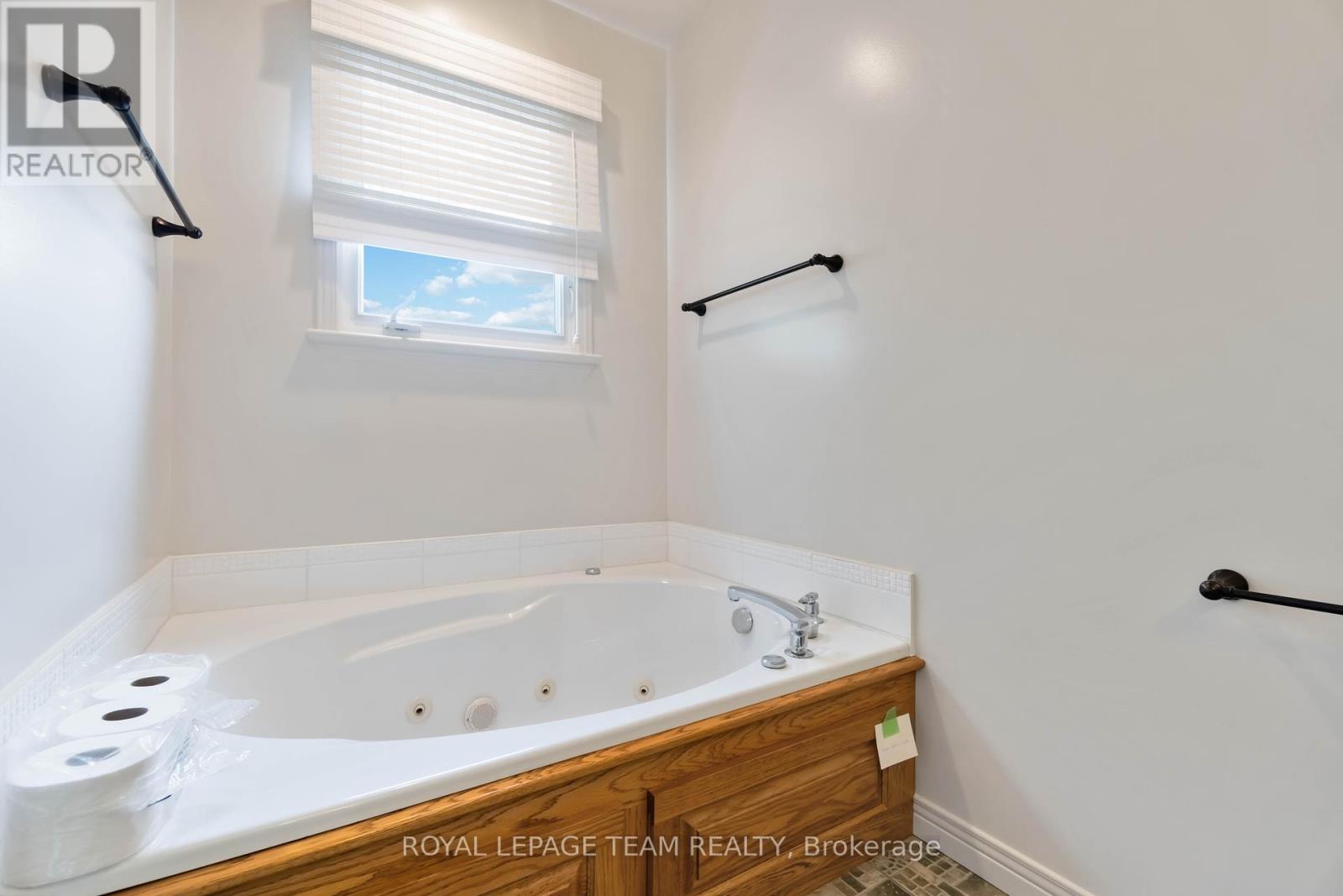 Photo 20 of 207 Curry Street, North Grenville ON