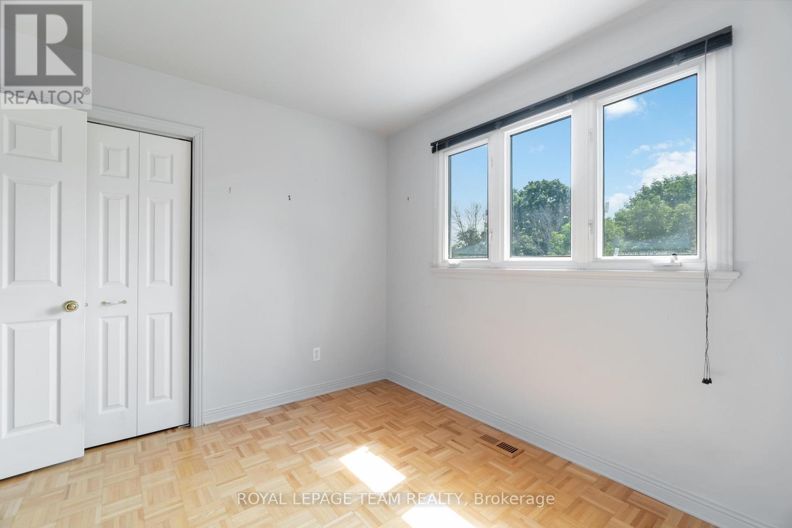 Photo 16 of 207 Curry Street, North Grenville ON