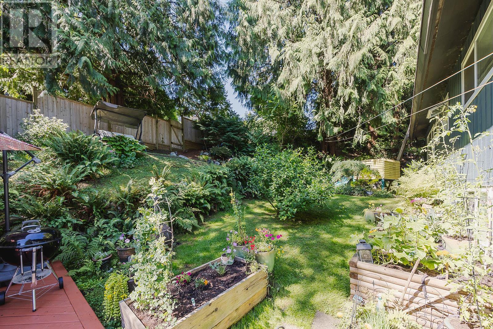 Photo 26 of 3345 Viewmount Drive, Port Moody BC