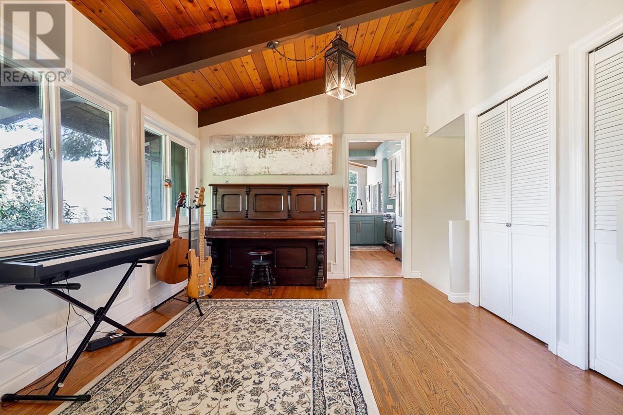 Photo 11 of 3345 Viewmount Drive, Port Moody BC