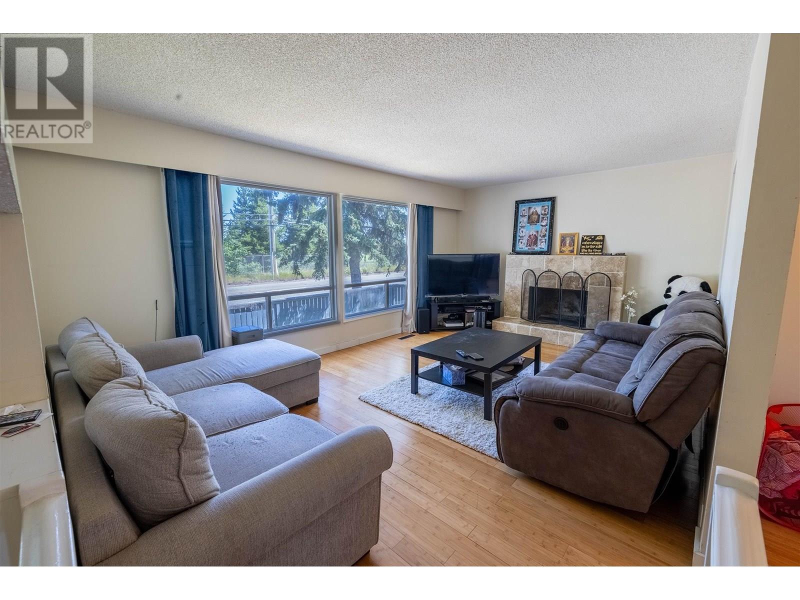Photo 3 of 2955 Westwood Drive, Prince George BC