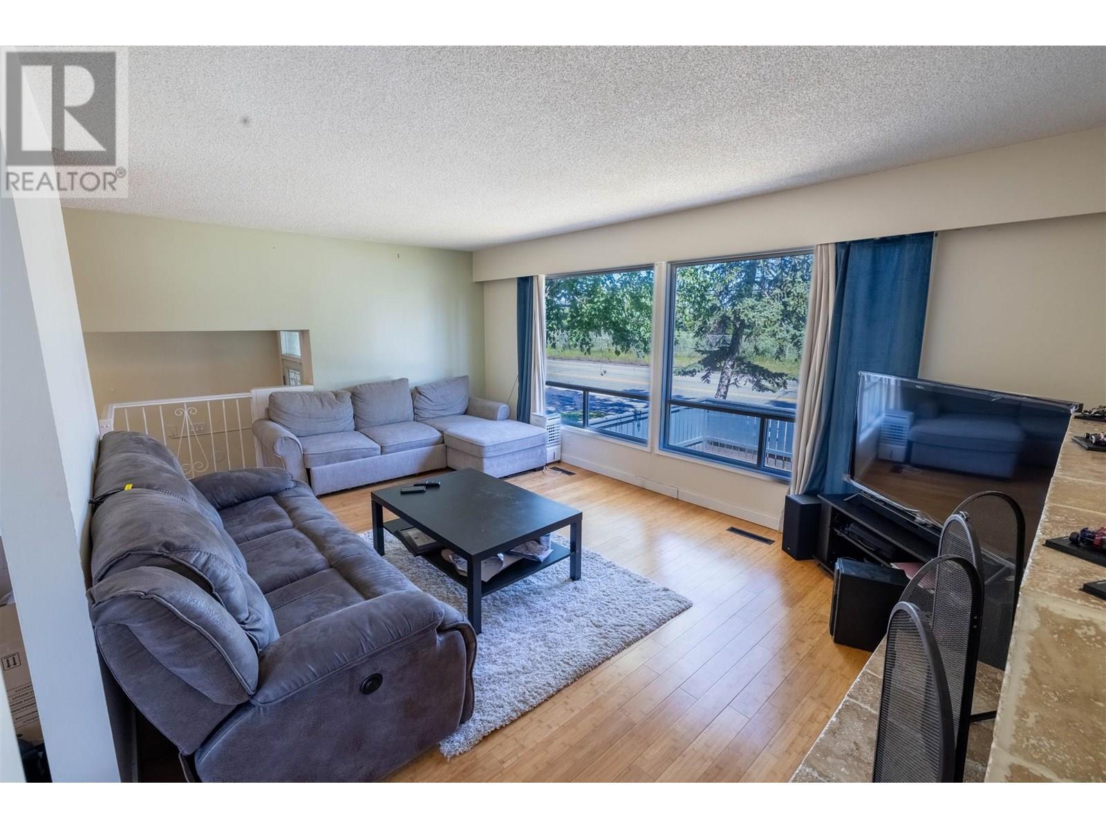 Photo 4 of 2955 Westwood Drive, Prince George BC